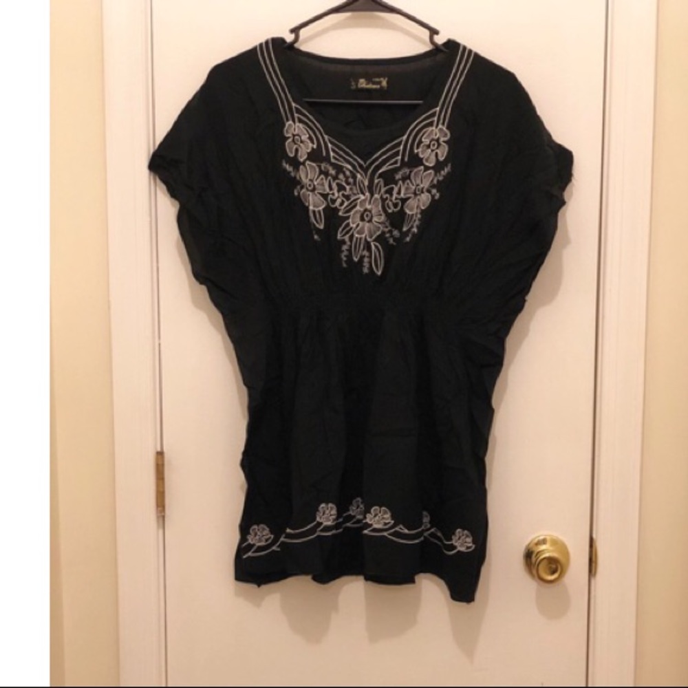 Detailed blouse - scroll for more colors